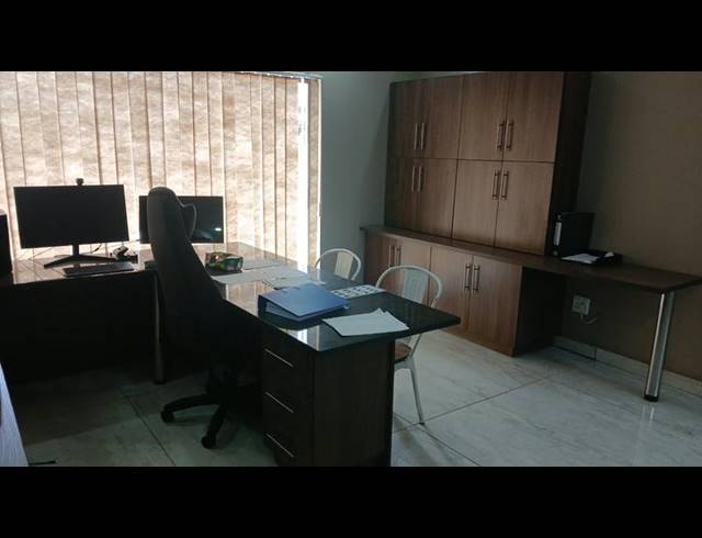 OFFICE PROPERTY TO RENT IN FLAMWOOD